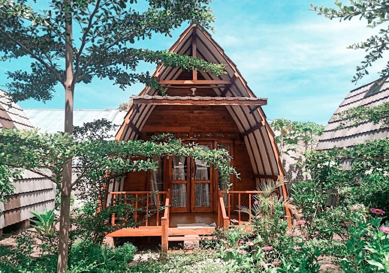 Raffles Inn Labuan Bajo Ngoại thất bức ảnh